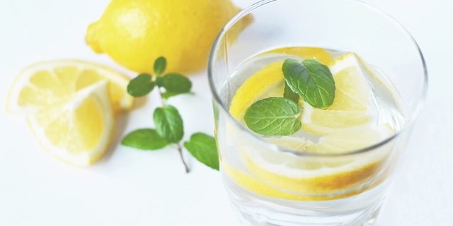 drink-lemon-water